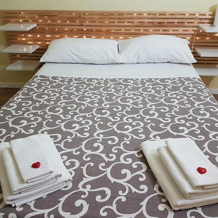Rega Holiday House Неаполь Экстерьер фото
