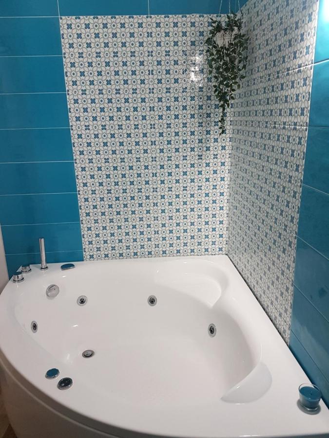 Rega Holiday House Неаполь Экстерьер фото