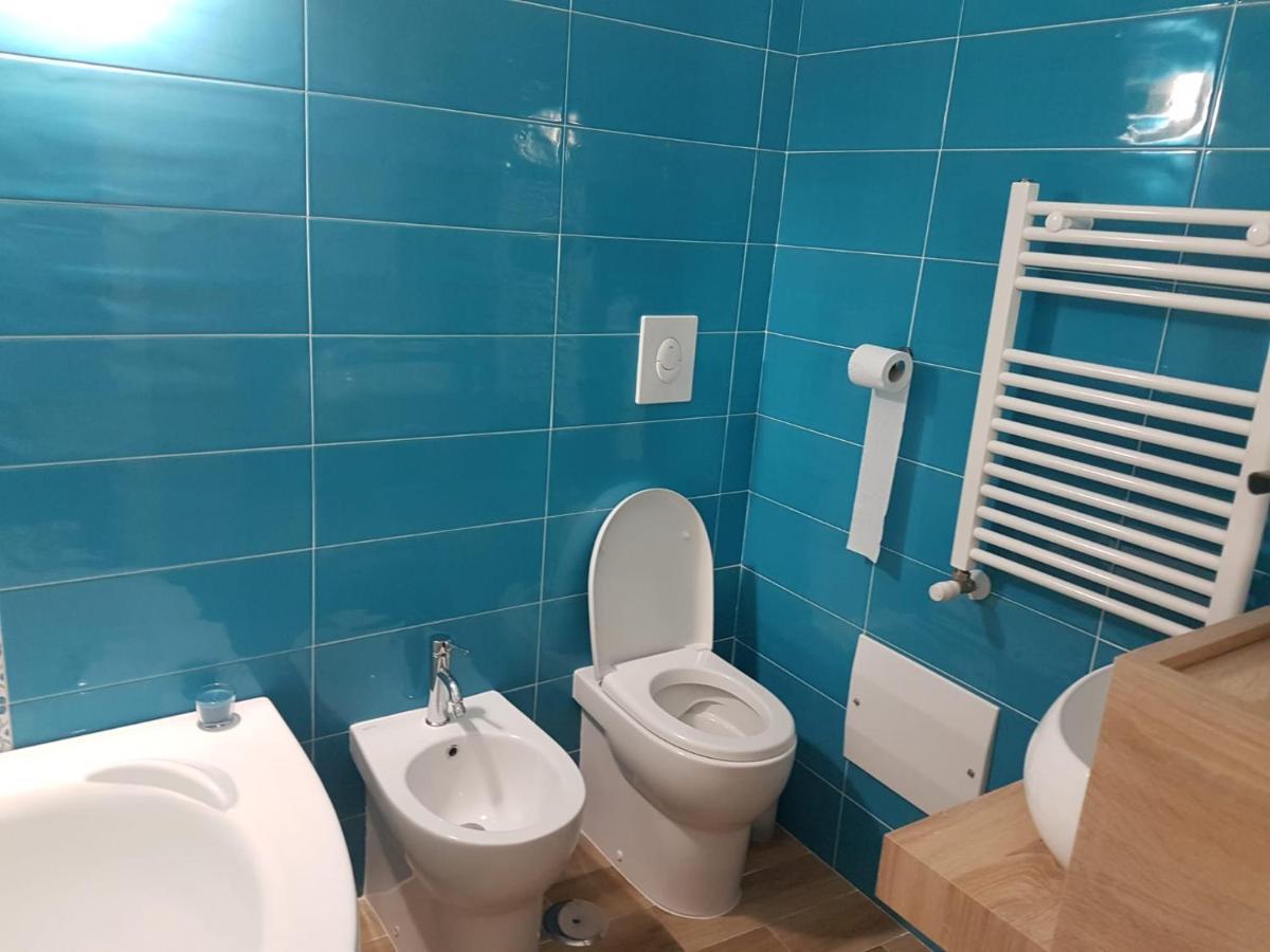 Rega Holiday House Неаполь Экстерьер фото