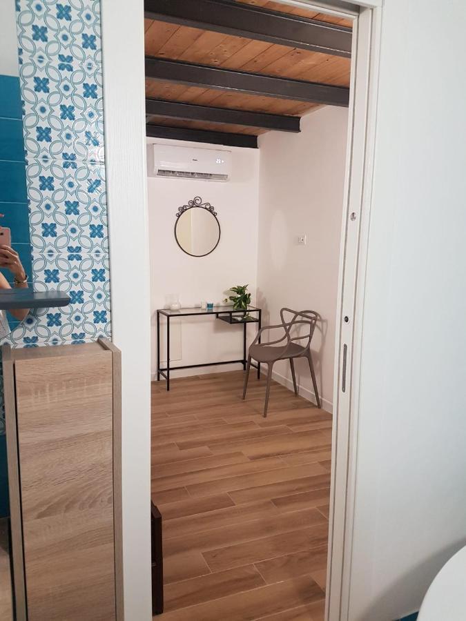 Rega Holiday House Неаполь Экстерьер фото