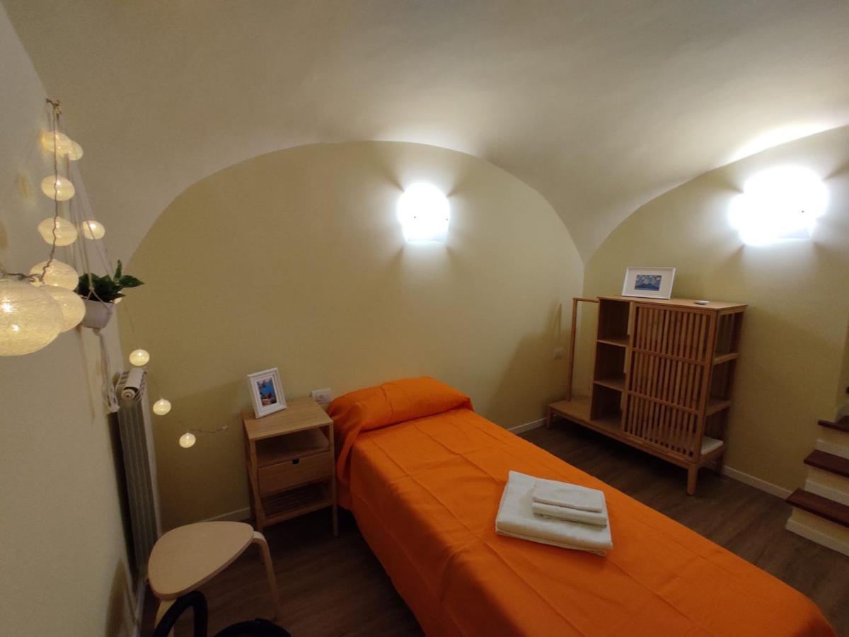 Rega Holiday House Неаполь Экстерьер фото