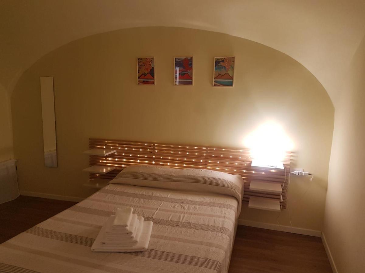 Rega Holiday House Неаполь Экстерьер фото
