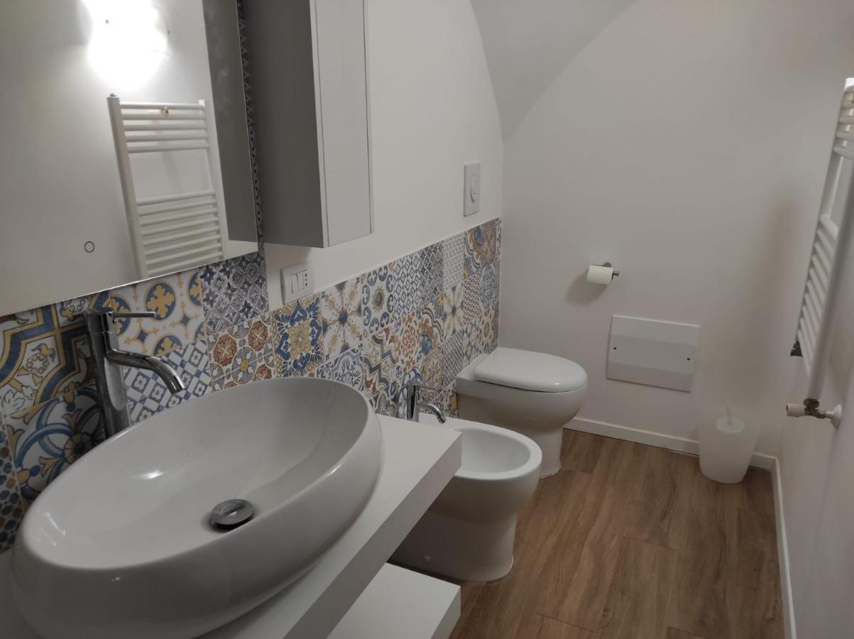 Rega Holiday House Неаполь Экстерьер фото