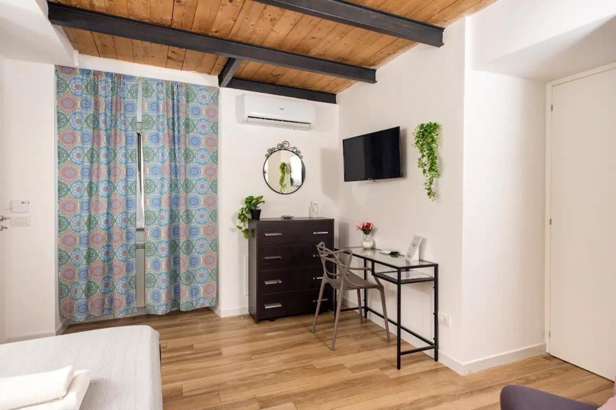 Rega Holiday House Неаполь Экстерьер фото